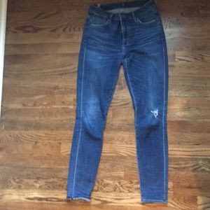 Distressed skinny jeans